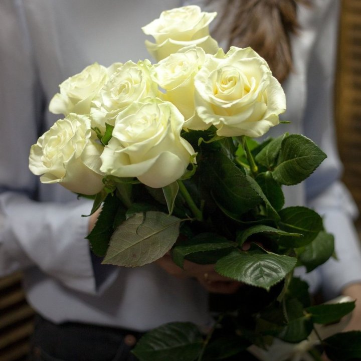 7 белых роз в Смоленске