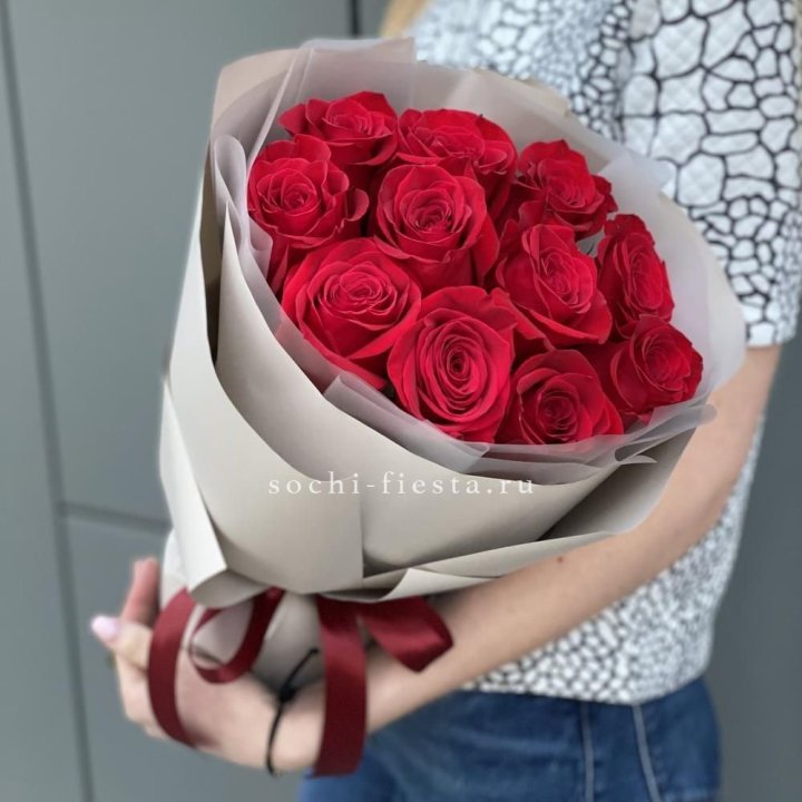Букет красных роз "Рози" в Смоленске
