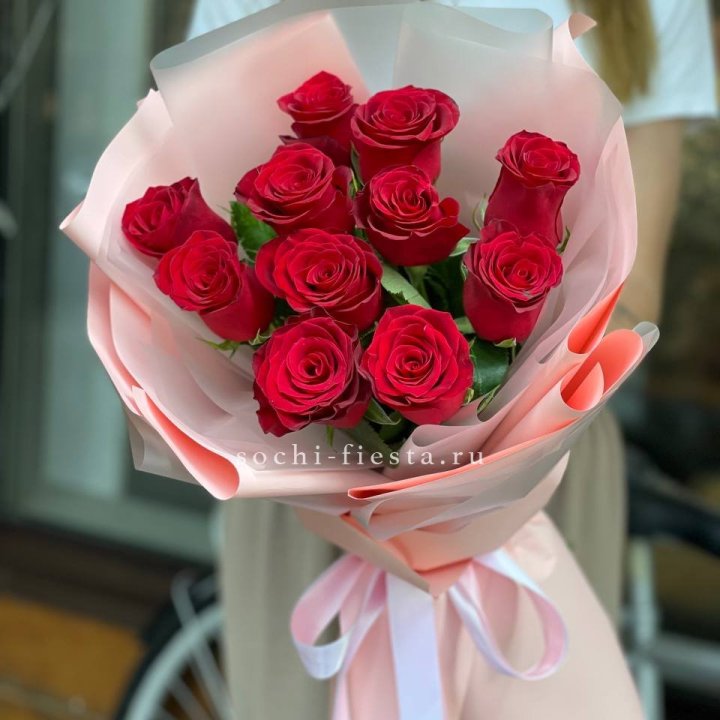 Букет красных роз "Мадам ред" в Смоленске