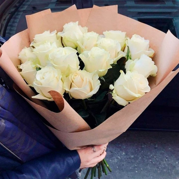 15 белых роз "Крафт" в Смоленске