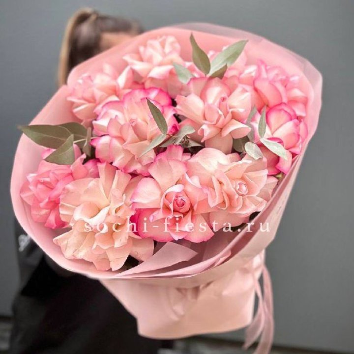 Нежно- розовые французские розы Венди в Смоленске