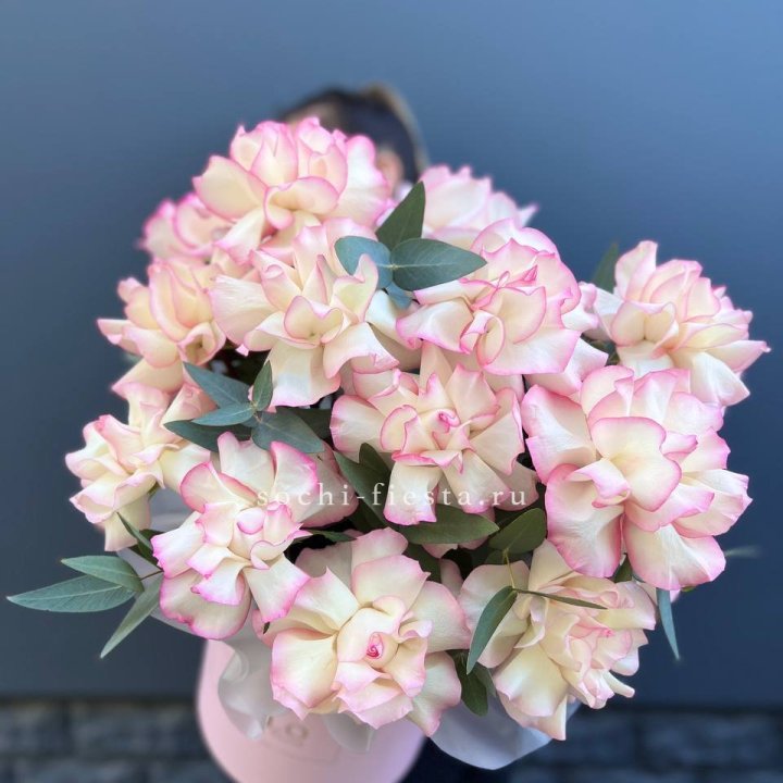 15 Французских роз Джумилия в боксе в Смоленске