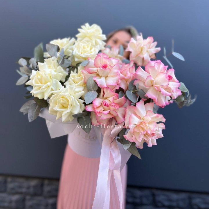 15 Французских роз в боксе в Смоленске