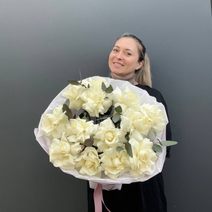 13 Белых французских роз Облако в Смоленске