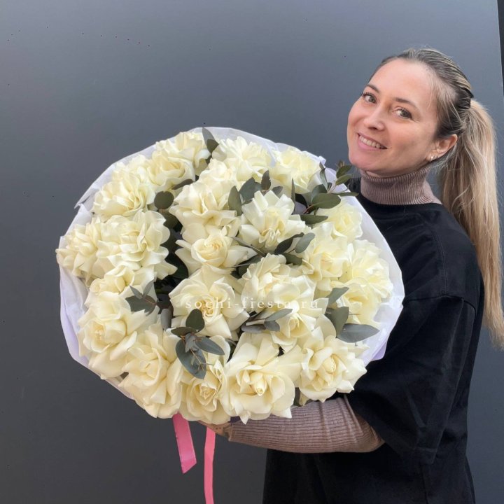25 Белых французских роз Вайт найс в Смоленске