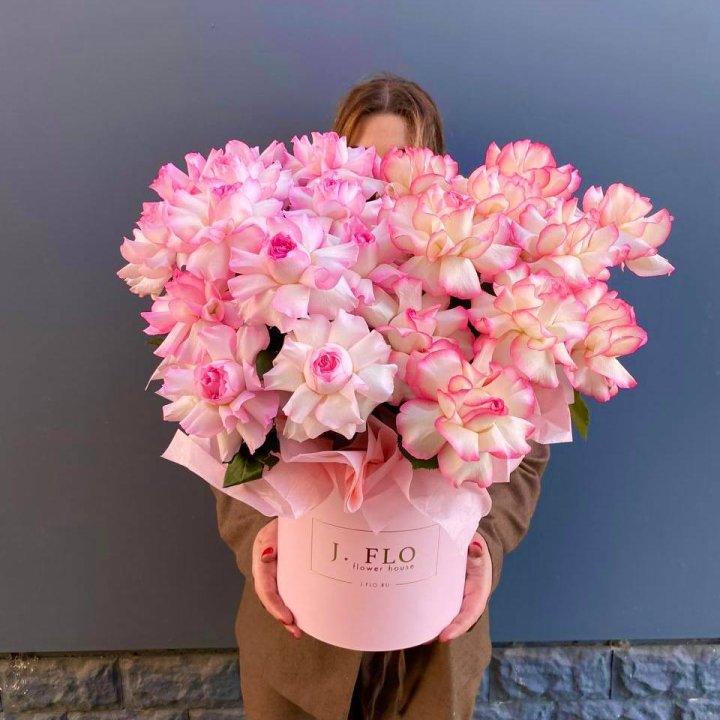 25 Французских роз микс в боксе в Смоленске