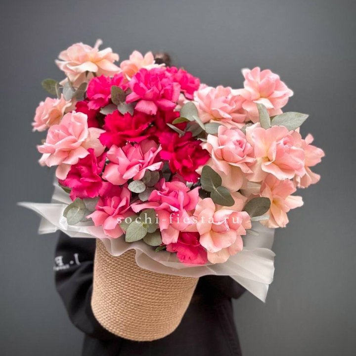 23 Французские розы Микс в боксе в Смоленске