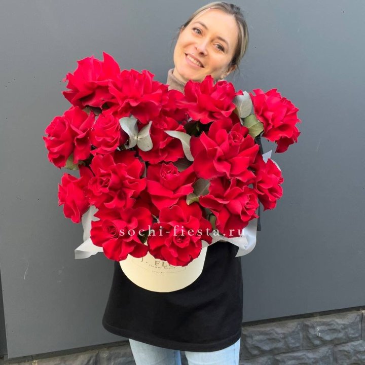 17 Французских роз в боксе в Смоленске