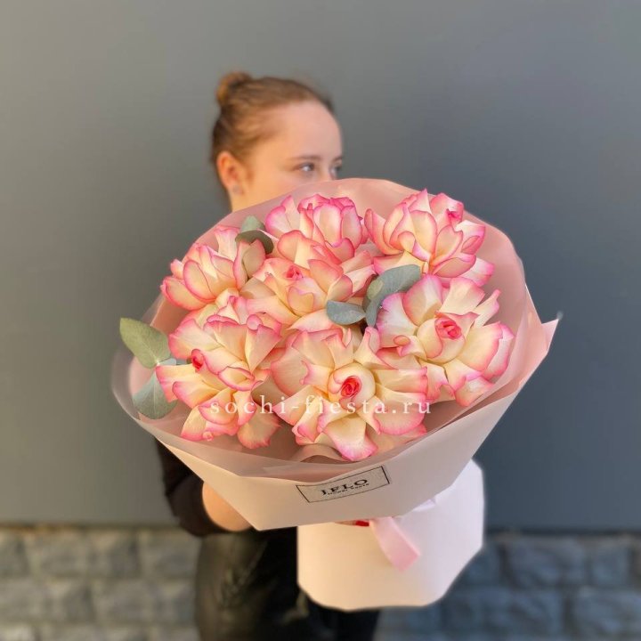 7 французских роз Джумилия в Смоленске