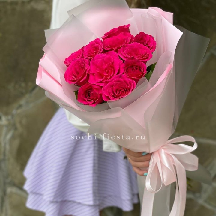 Букет алых роз в Смоленске