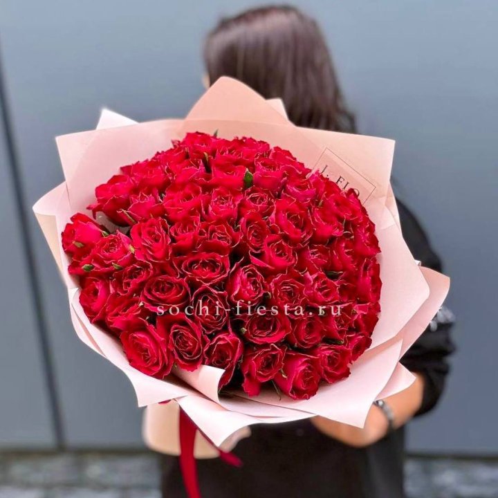 55 кенийских роз в Смоленске