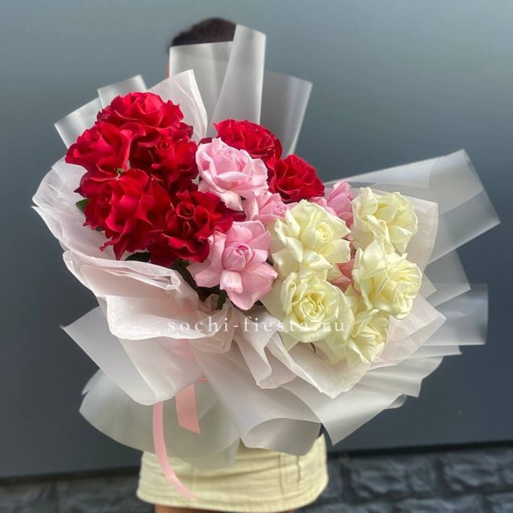 Микс из 17 роз в Смоленске