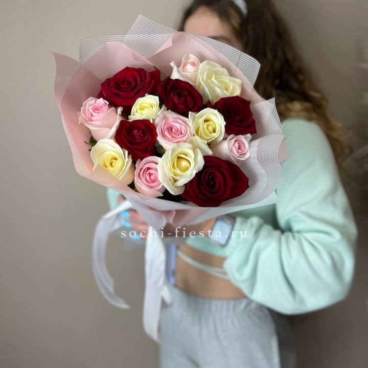 15 роз "Карусель" в Смоленске