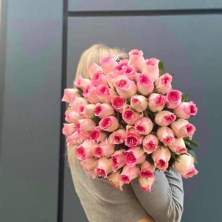 51 розовая роза в Смоленске