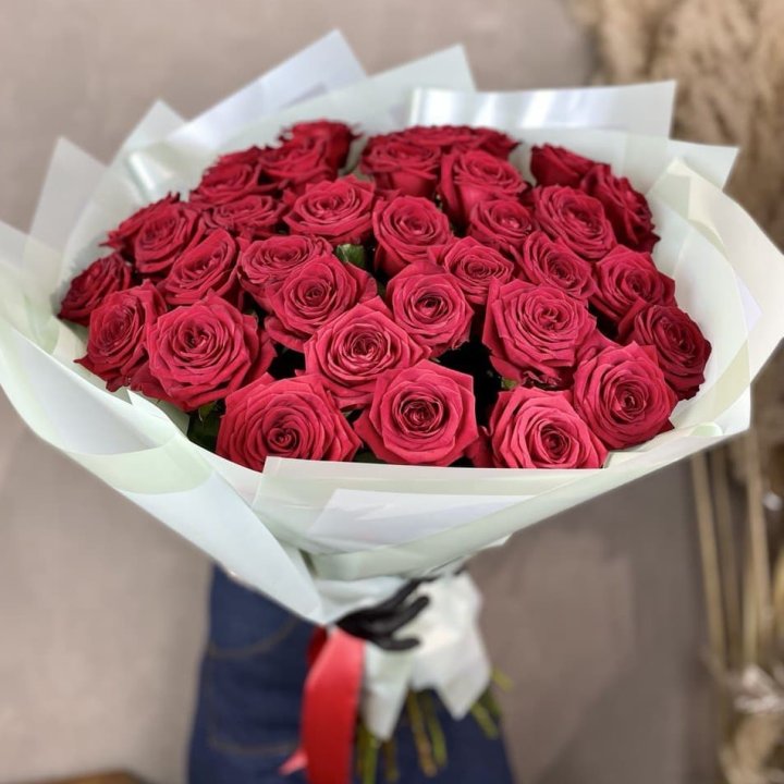 37 красных роз в Смоленске