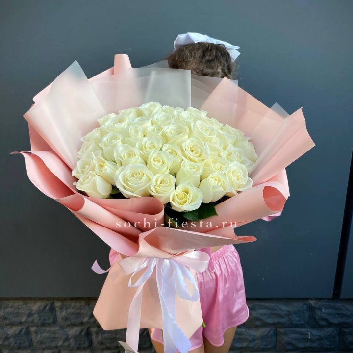 35 белых роз в Смоленске