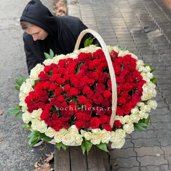 201  роза в корзине   в Смоленске