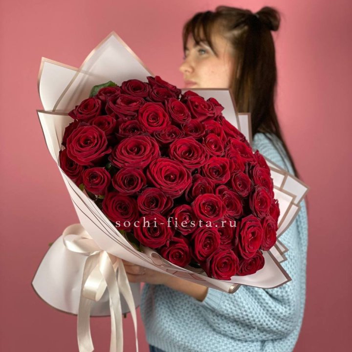 51 красная роза "Лавели" в Смоленске