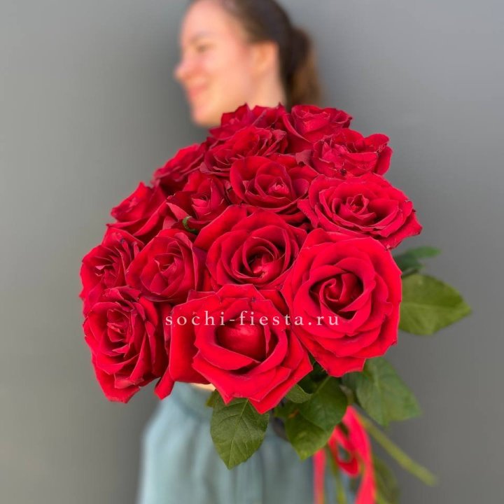 15 красных роз под ленту в Смоленске