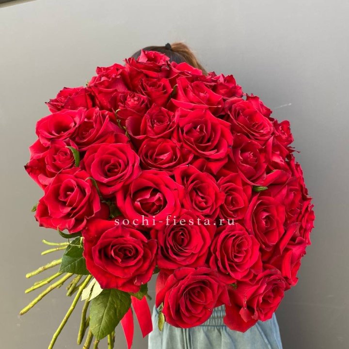 35 красных роз под ленту в Смоленске