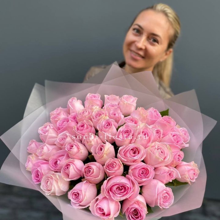 51 розовая роза в Смоленске