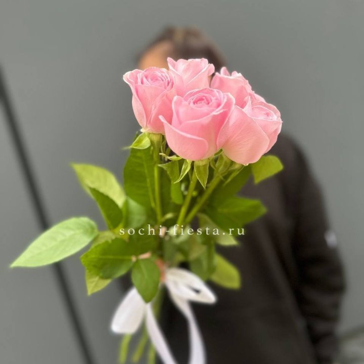 Букет 5 розовых роз  в Смоленске