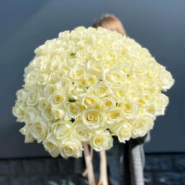 Букет  из 101 белой розы  в Смоленске