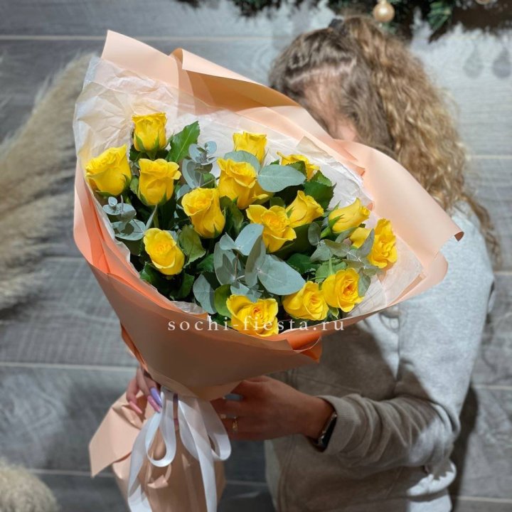 15 желтых роз в Смоленске