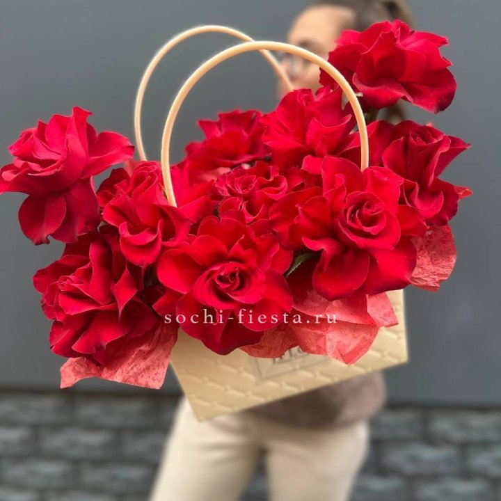 Французские розы в сумочке в Смоленске