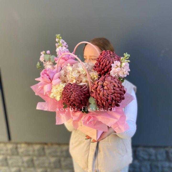 Сумочка нежная с бигуди в Смоленске