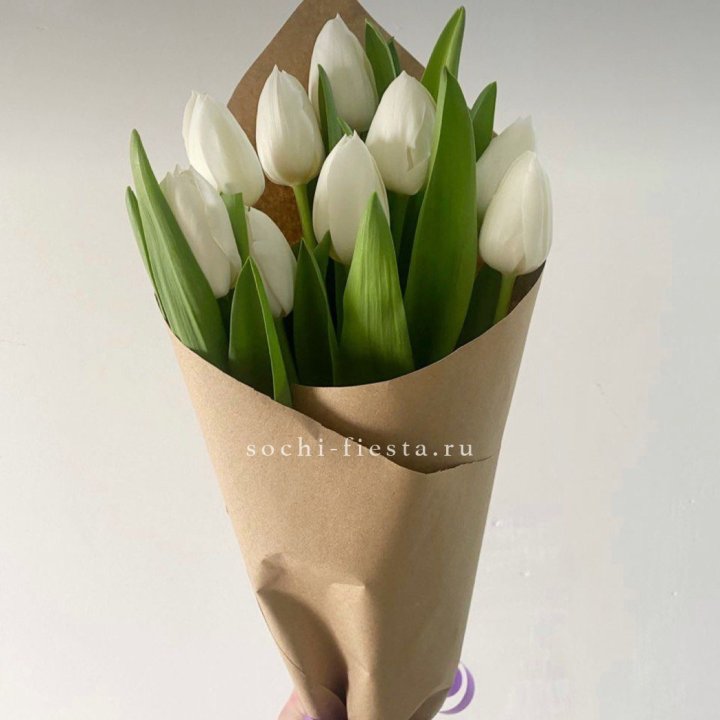 Букет белых тюльпанов в Смоленске