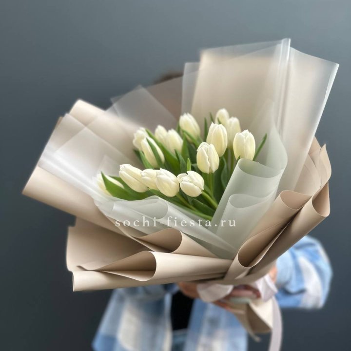 Букет из 15 белых тюльпанов в Смоленске