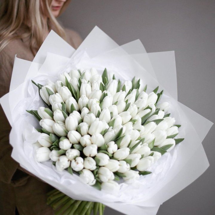 101 белый тюльпан в Смоленске
