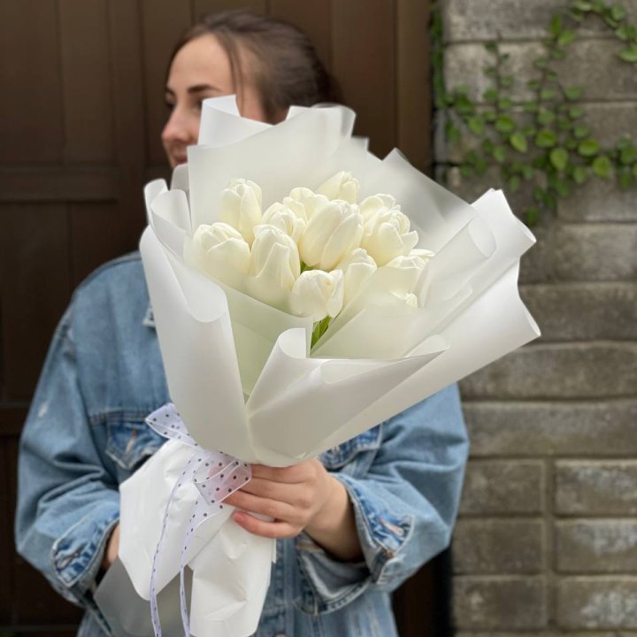 Букет белоснежных тюльпанов в Смоленске
